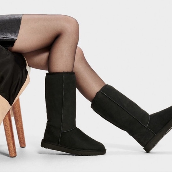 Black Shearling Lined Boots - Picture 1 of 3